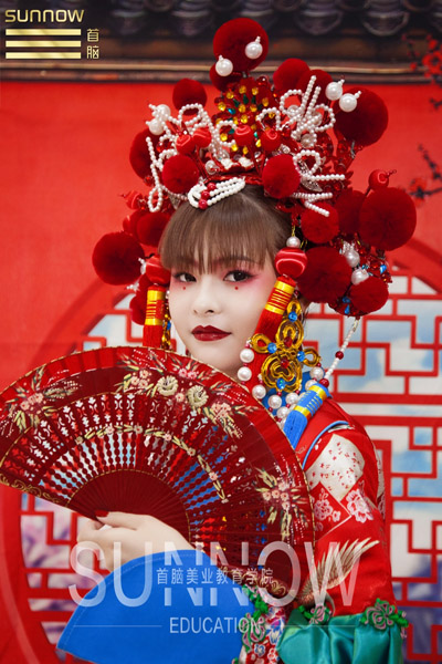 化妝培訓(xùn)學(xué)校學(xué)費多少