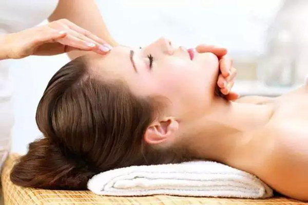 國(guó)內(nèi)好的美容化妝培訓(xùn)機(jī)構(gòu)