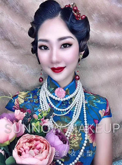 國內(nèi)專業(yè)的化妝培訓(xùn)學(xué)校