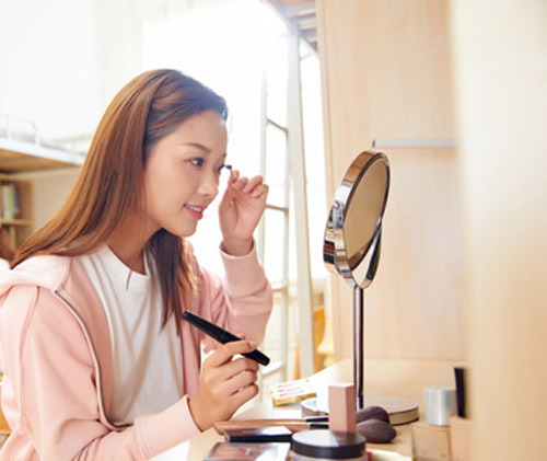 高中畢業(yè)學化妝