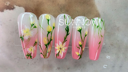 2021年學(xué)美甲