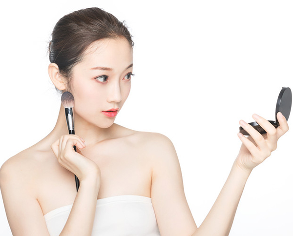 正規(guī)化妝學(xué)校需要多少錢