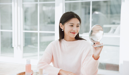 哪里有專業(yè)的化妝培訓(xùn)學校