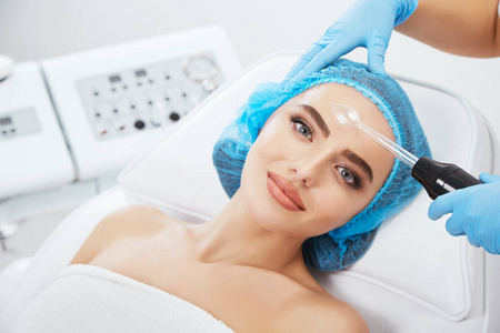 美容美甲學(xué)校哪個好