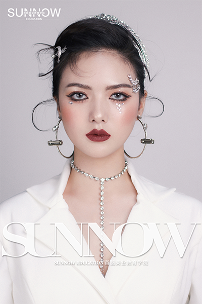 正規(guī)的化妝學(xué)校