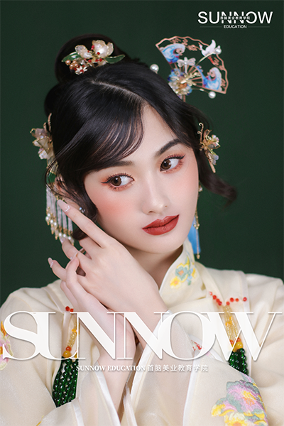 化妝培訓(xùn)班要多少錢(qián)一個(gè)月