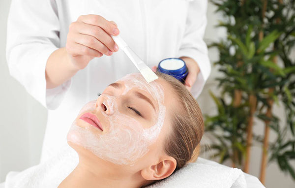 美容美甲培訓學校多少錢