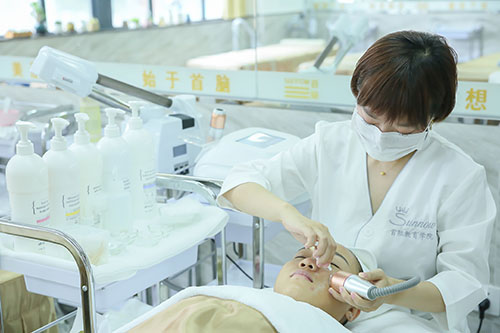 哪里有專業(yè)美容培訓(xùn)學(xué)校