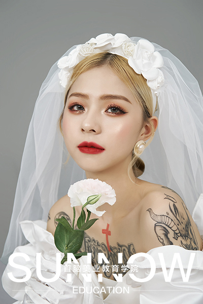 國(guó)內(nèi)化妝學(xué)校哪家靠譜