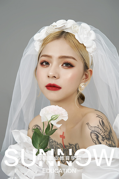 深圳化妝學(xué)校學(xué)費(fèi)多少