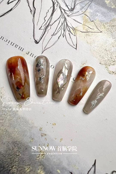 美甲美睫培訓(xùn)學(xué)校學(xué)費多少