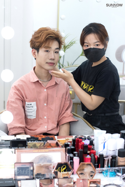 男生要去哪里學(xué)化妝？男生可以學(xué)化妝么？