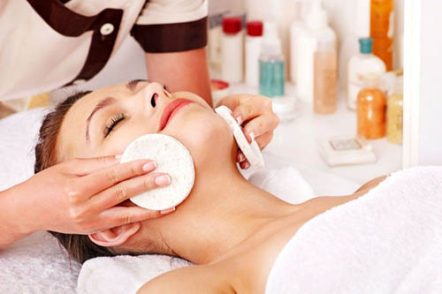 2024年學(xué)美容美發(fā)的正規(guī)學(xué)校推薦？