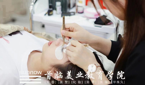 長(zhǎng)沙美甲美睫紋繡培訓(xùn)學(xué)校