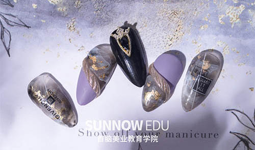 美甲去學(xué)校學(xué)還是店里學(xué)好