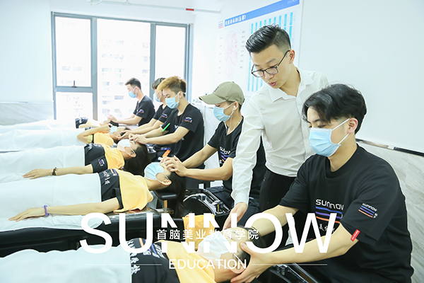 美容美發(fā)學(xué)校