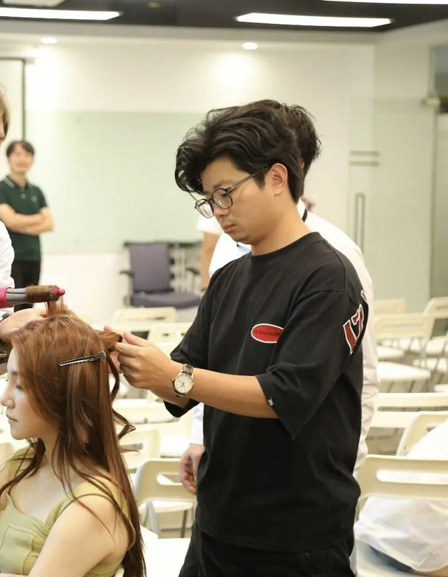 首腦美發(fā)培訓(xùn)學(xué)校