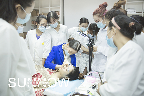 長沙首腦紋繡學(xué)校